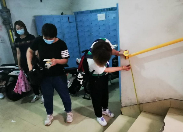 图为专家组指导则算现场