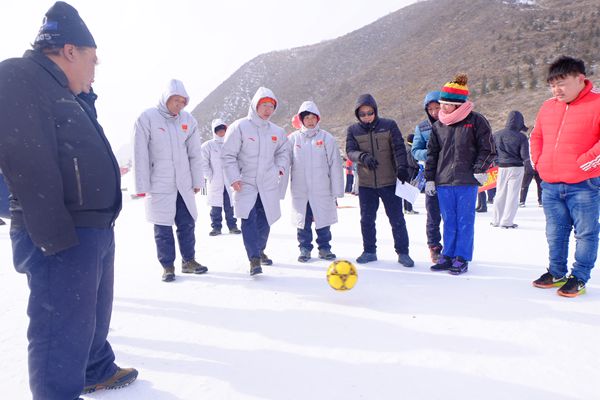 雪上射门