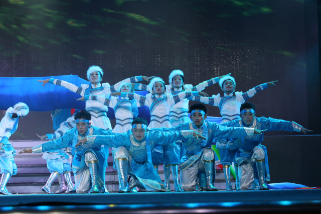图为内蒙古代表团参赛舞蹈《美丽草原》