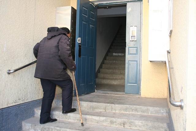 图为：旺泉街道残疾人体验无障碍设施