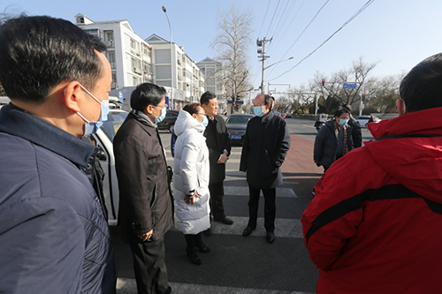 中国残联党组理论学习中心组到北京市考察无障碍环境设施和温馨家园建设工作