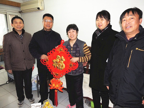 图为走访慰问现场