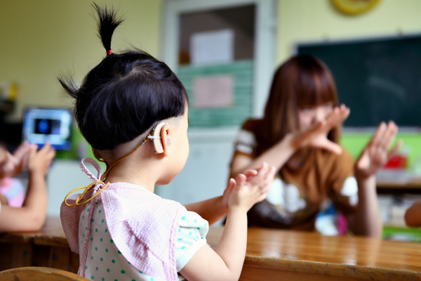 幼苗学语 朱闻莉