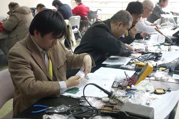 北京市第八届残疾人职业技能竞赛决赛电子装配项目实操