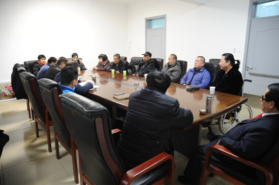 图为座谈会现场